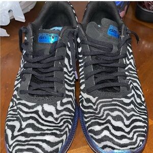 SKECHERS GOODYEAR GO-RUN PERFORMANCE HYPER BURST SNEAKERS BLACK WHITE SZ 8